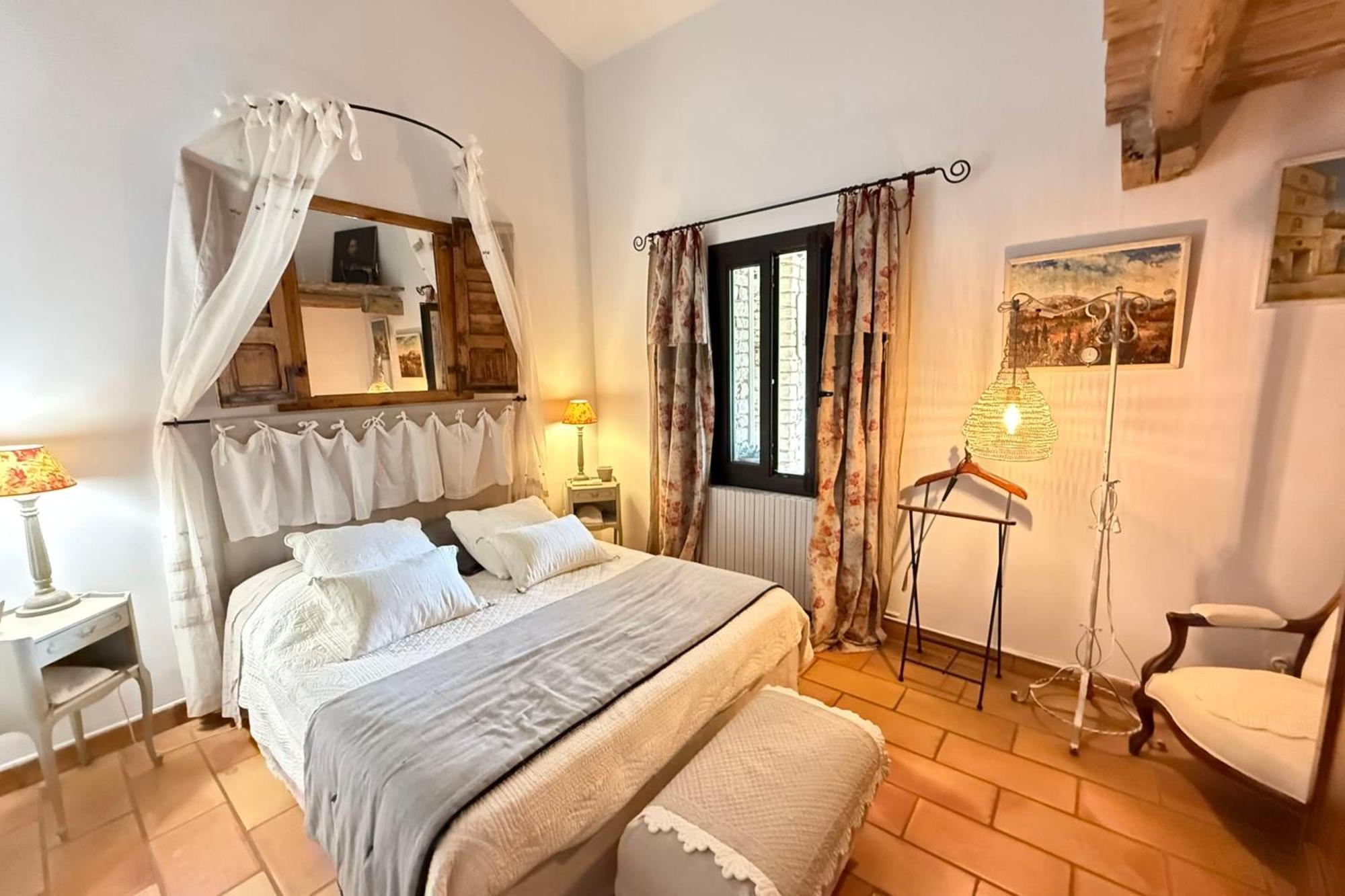 Beautiful Provencal Villa With Pool And Jacuzzi Lacoste  Exteriér fotografie